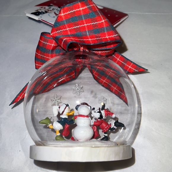 DISNEY Holiday Lodge Minnie Mouse & Daisy Duck Glass Ornament - Picture 8 of 14